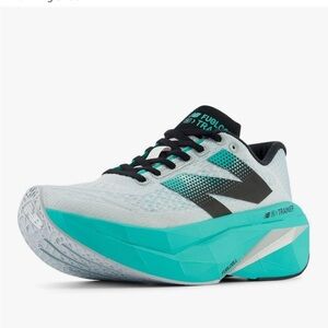 New balance FuelCell SuperComp trainer in size 6.5 wide women’s